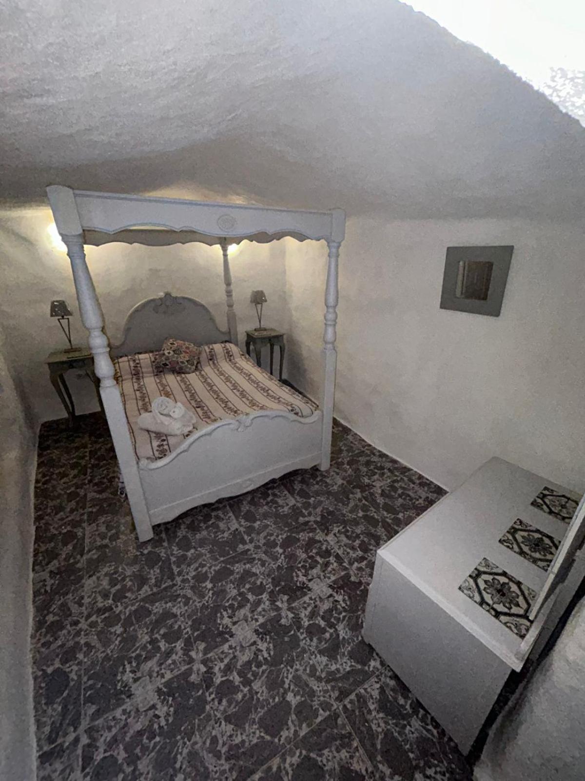 The Crystal Cave Villa Zújar Exteriör bild